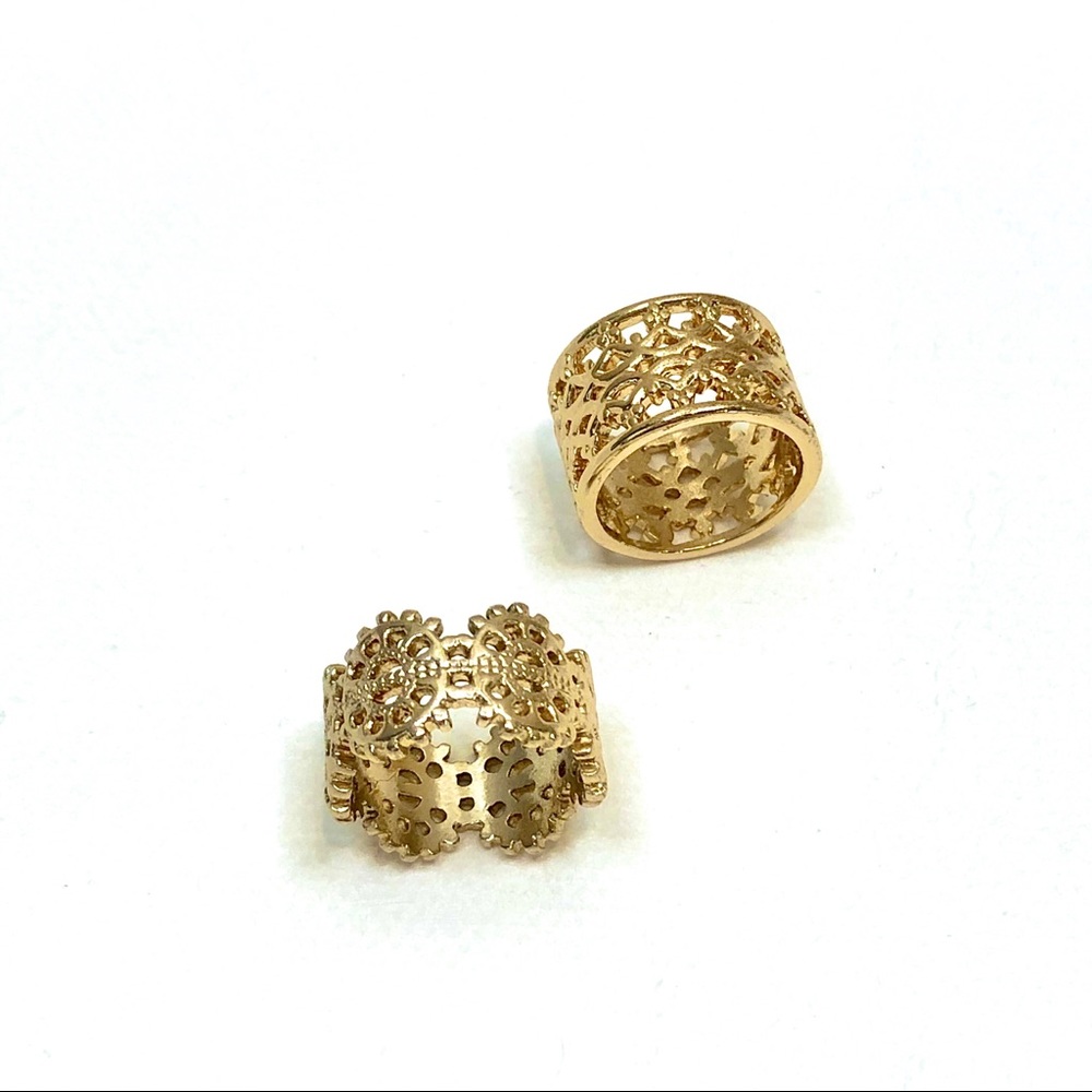 BUNDLE OF 2 GOLD, DECORATIVE RINGS ✨ - Picture 2 of 3